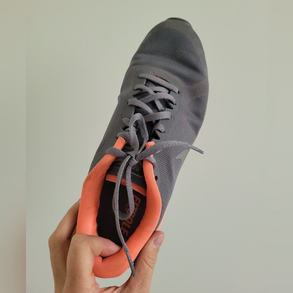 Womens Nike Airmax Sneakers - Picture 2 of 3